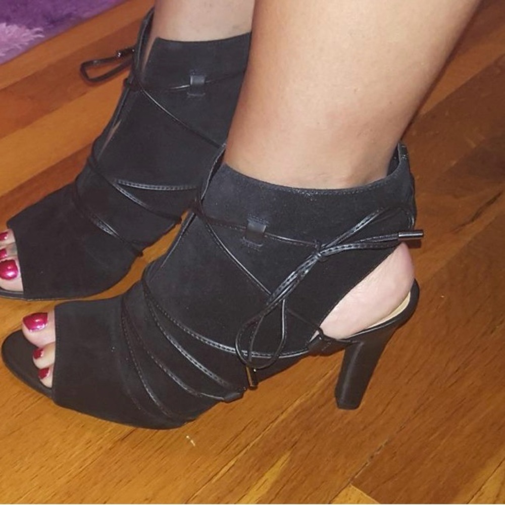 Franco Sarto Quinera Ankle Bootie
 Women's Heels - Picture 6 of 6